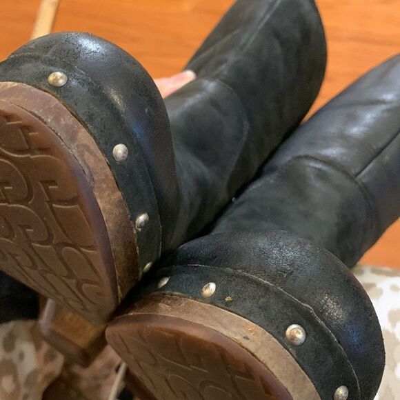 UGG Size 6 Lynnea black suede shearling lined clog boots - Picture 7 of 14